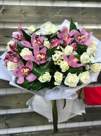 Букет цветов из: Розы и Хризантемы в Йошкар-Оле