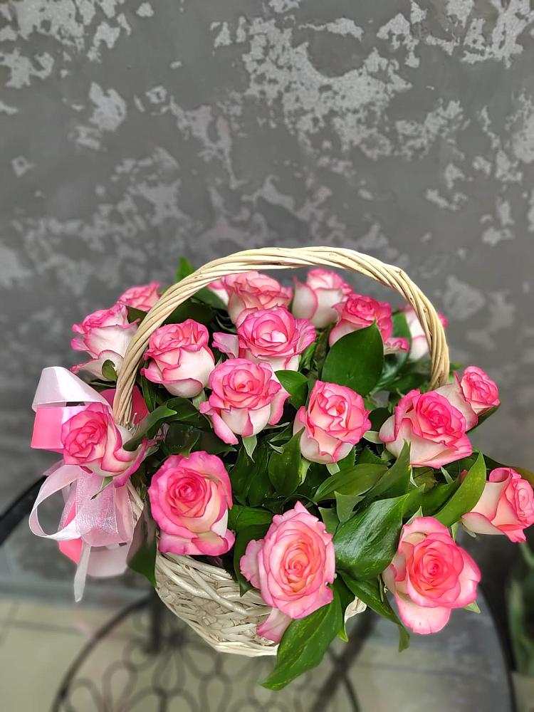 Цветочная композиция из Розы в корзине в Йошкар-Оле