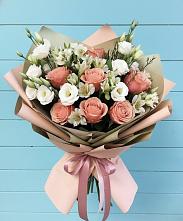 Букет цветов из:  Розы, Альстромерии и Лизиантусы в Йошкар-Оле