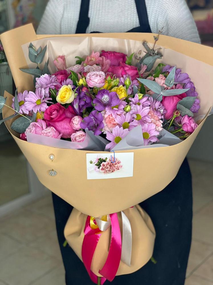 Букет цветов из: Хризантемы, Гвоздики и Альстромерии в Йошкар-Оле