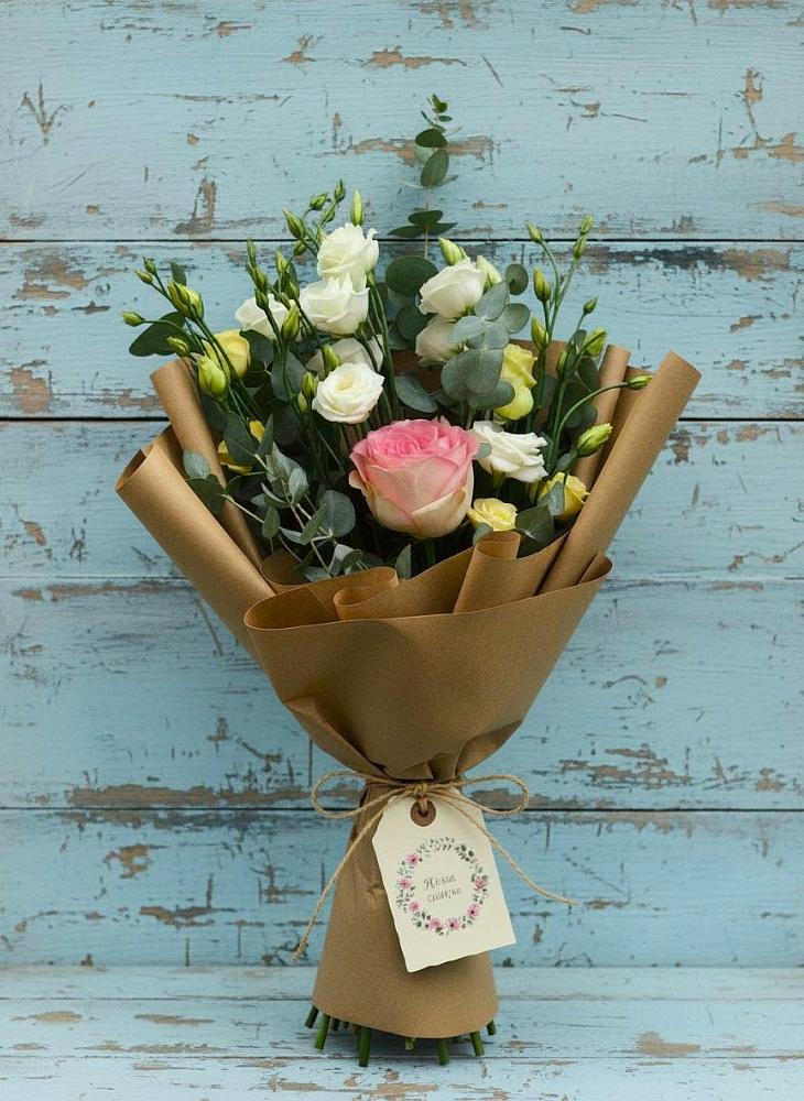 Букет цветов из: Розы и Лизиантусы в Йошкар-Оле