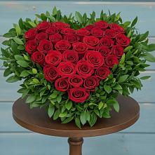 Цветочная композиция из Розы в виде сердца в Йошкар-Оле