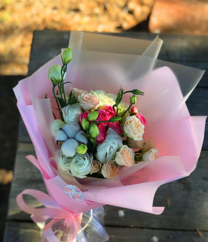 Букет цветов из: Розы и Лизиантусы в Йошкар-Оле