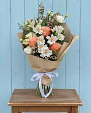 Букет цветов из:  Альстромерии, Лизиантусы, Розы и Хризантемы в Йошкар-Оле