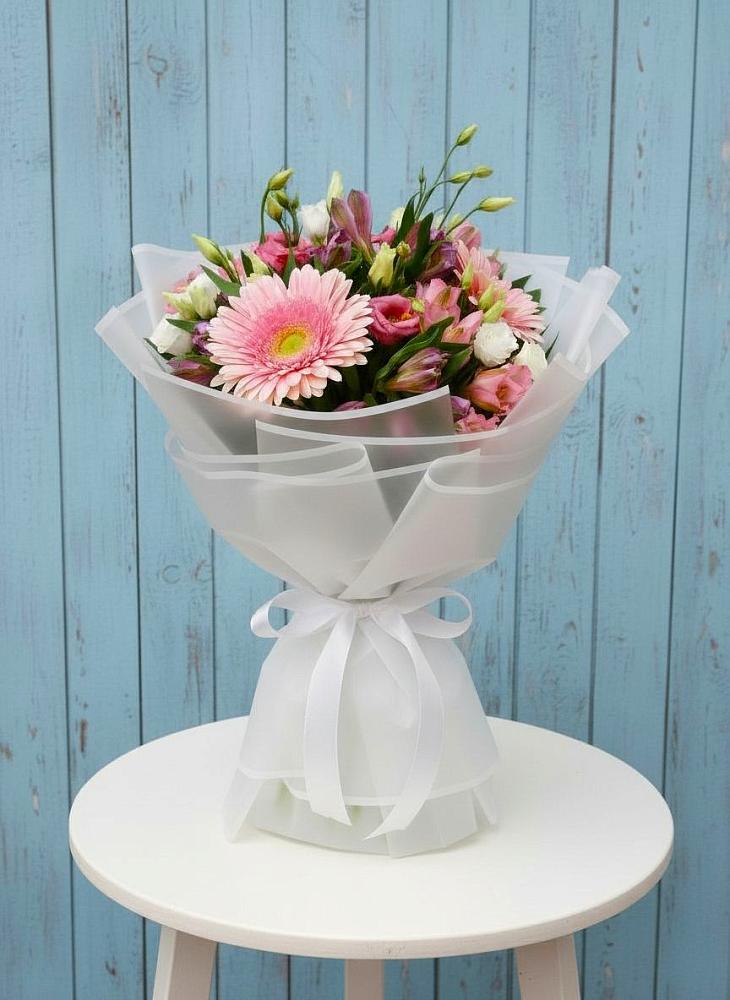 Букет цветов из: Герберы, Альстромерии и Лизиантусы в Йошкар-Оле