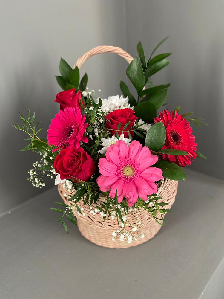 Цветочная композиция из Розы, Хризантемы и Герберы в корзине в Йошкар-Оле