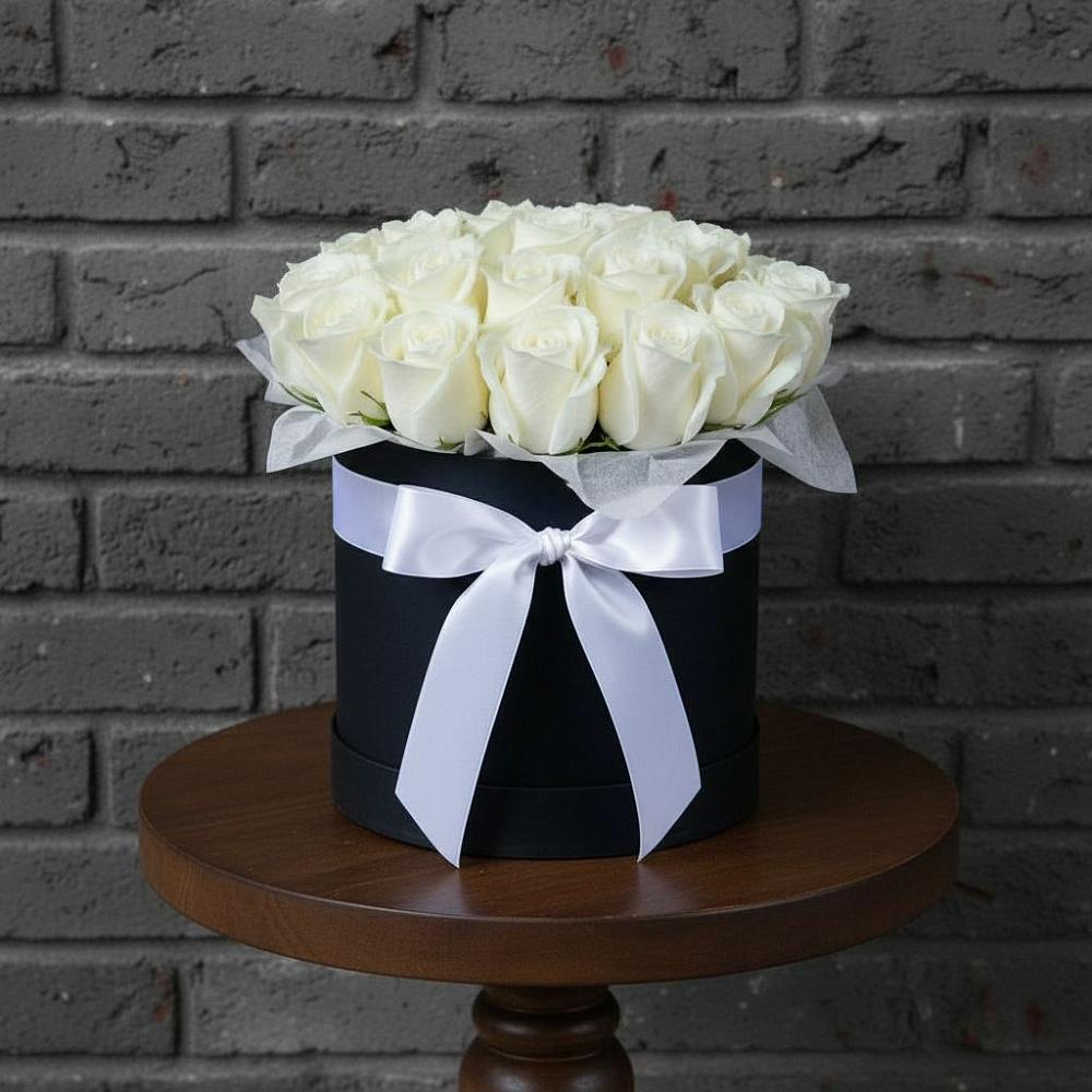 Цветочная композиция из Розы в шляпной коробке в Йошкар-Оле