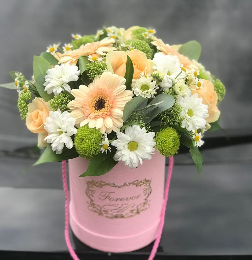 Цветочная композиция из Розы, Герберы и Хризантемы в шляпной коробке в Йошкар-Оле