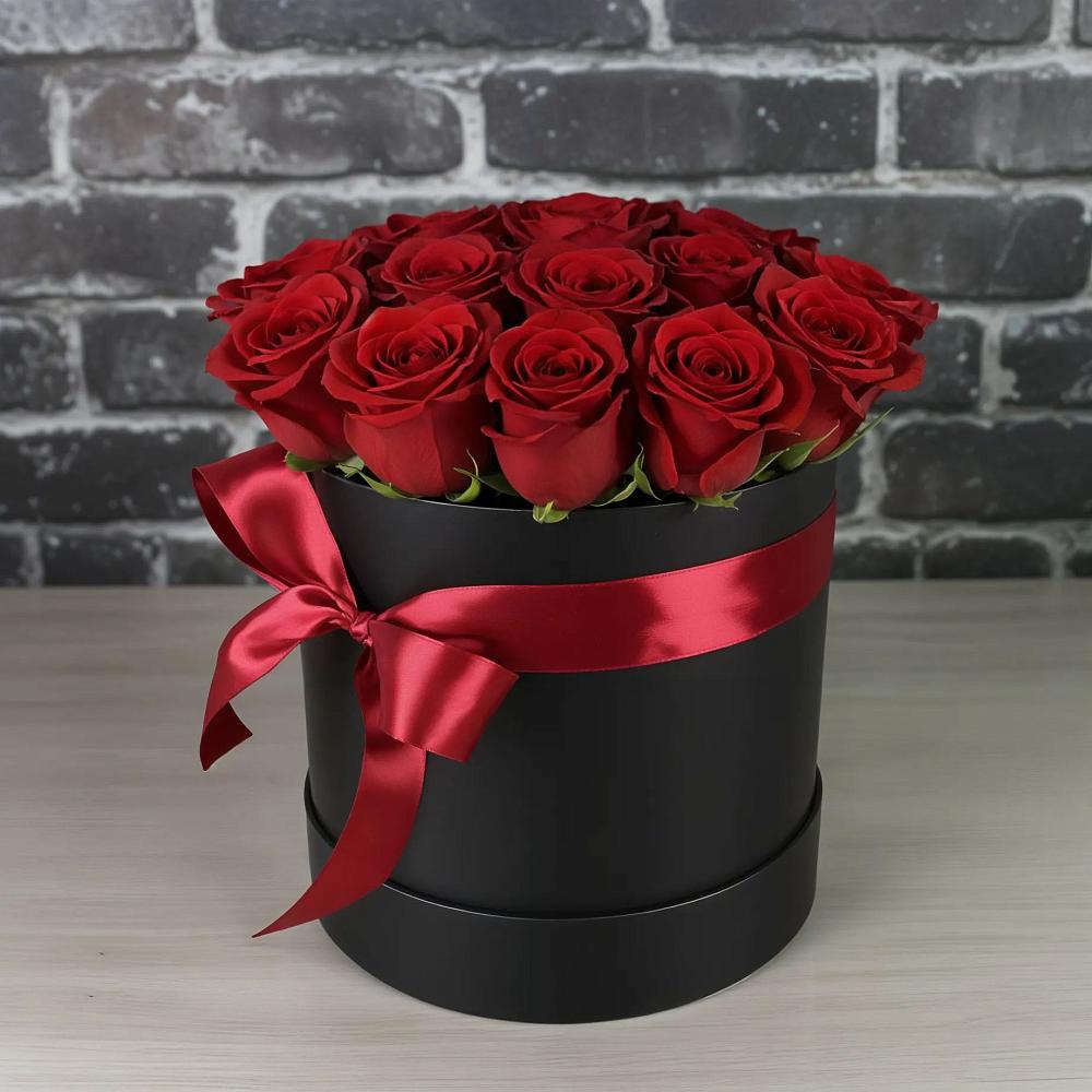 Цветочная композиция из Розы в шляпной коробке в Йошкар-Оле