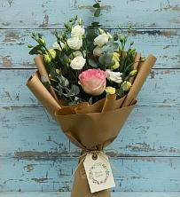 Букет цветов из:  Розы и Лизиантусы в Йошкар-Оле